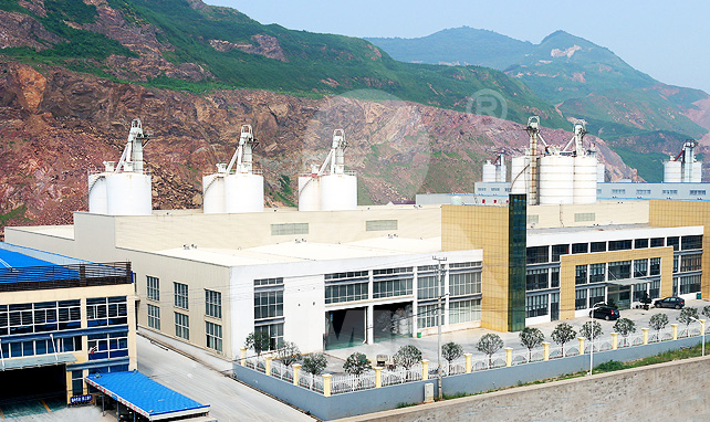 Ligne de production à grande échelle de traitement de poudre de carbonate de calcium à Changxing, Zhejiang
