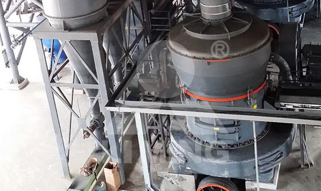 Système de broyage de coke de pétrole pour fours verriers